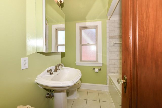 5618 Auer AVENUE, Milwaukee, WI 53216