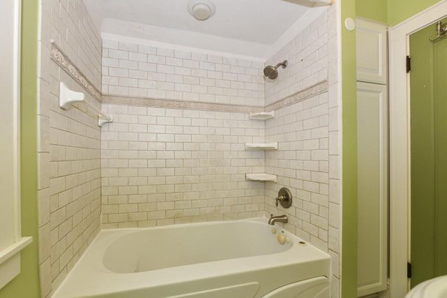 5618 Auer AVENUE, Milwaukee, WI 53216