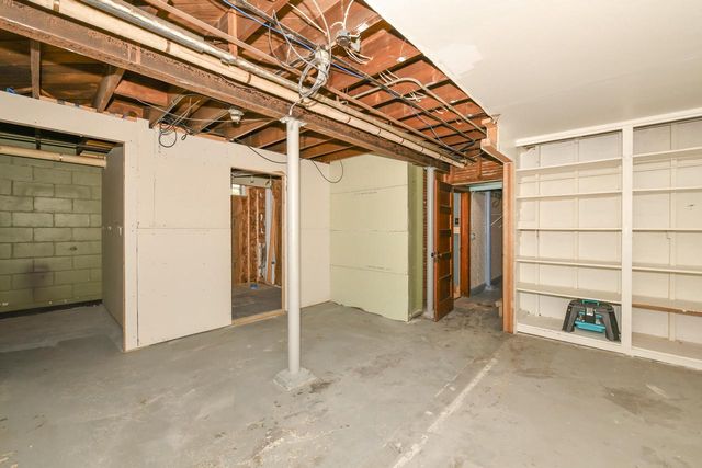 5618 Auer AVENUE, Milwaukee, WI 53216