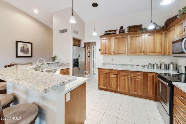 24714 S ONTARIO Drive, Sun Lakes, AZ 85248