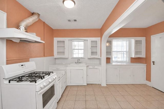 1433 Scharpe Street, Houston, TX 77023