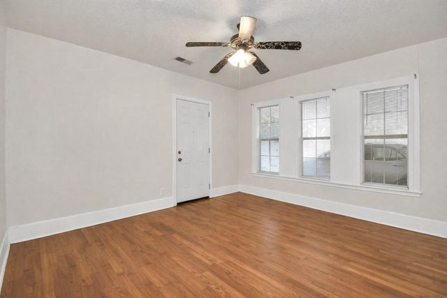 1433 Scharpe Street, Houston, TX 77023