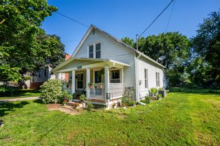 1109 Emma Avenue, Des Moines, IA 50315