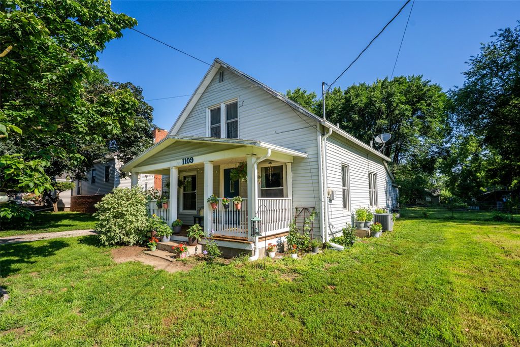 1109 Emma Avenue, Des Moines, IA 50315