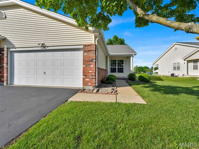 16005 Rose Wreath Lane, Florissant, MO 63034