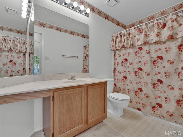 16005 Rose Wreath Lane, Florissant, MO 63034
