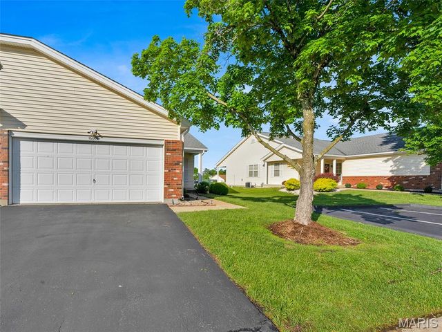 16005 Rose Wreath Lane, Florissant, MO 63034