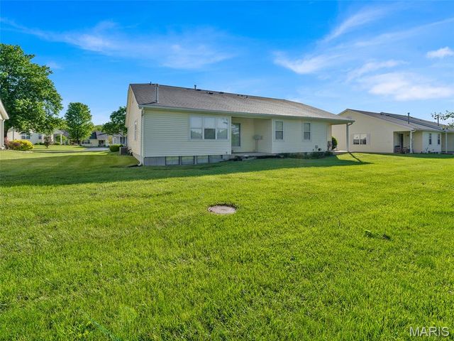 16005 Rose Wreath Lane, Florissant, MO 63034