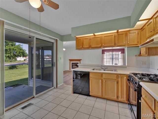 16005 Rose Wreath Lane, Florissant, MO 63034