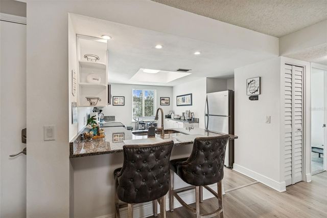 104 E CYPRESS COURT 104, Oldsmar, FL 34677