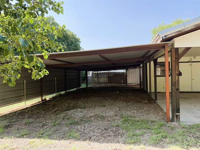 310 Taurus Road, Granbury, TX 76049