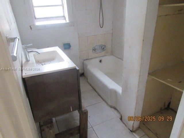 8400 NW 21st Ave, Miami, FL 33147