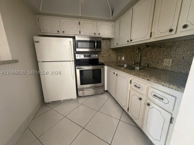 45 Mansfield B 45, Boca Raton, FL 33434