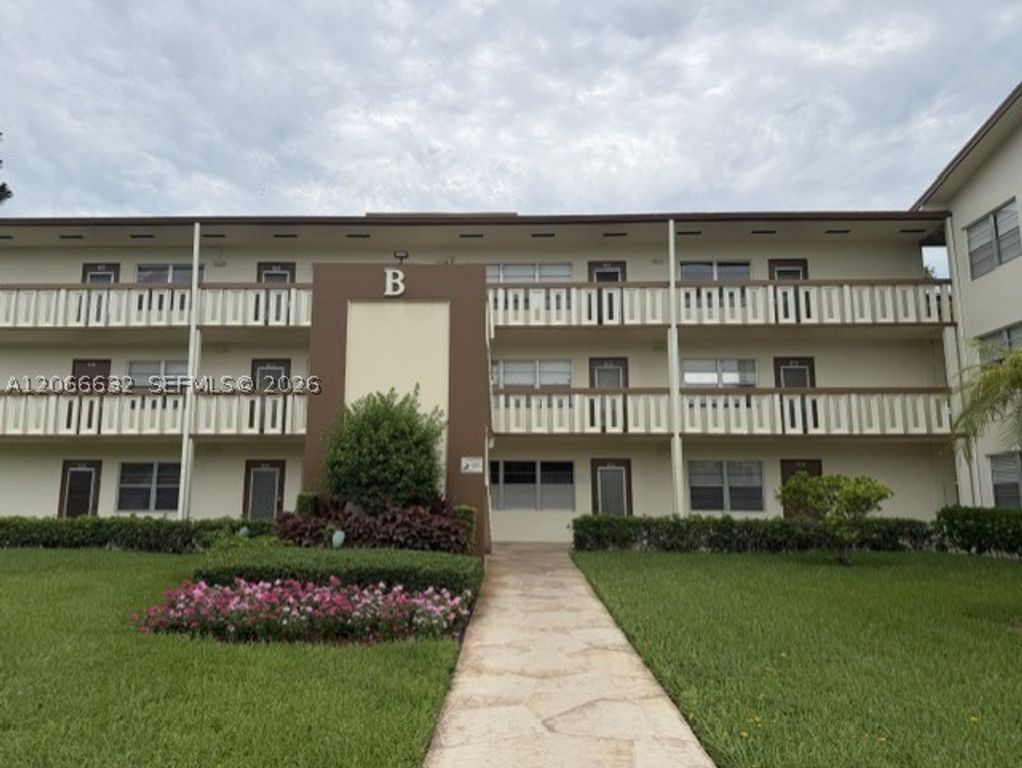 45 Mansfield B 45, Boca Raton, FL 33434
