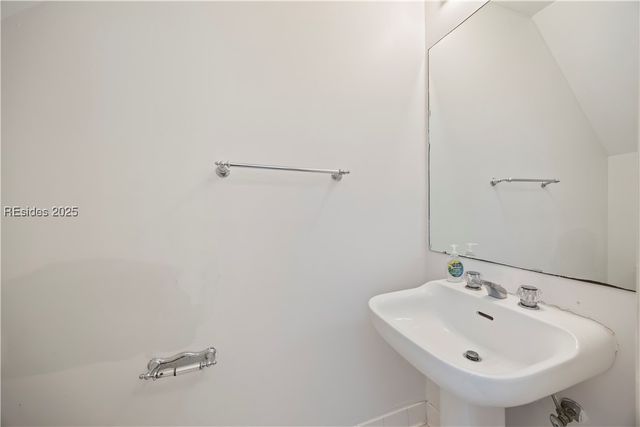 70 Shipyard Dr Apt 148, Hilton Head Island, SC 29928
