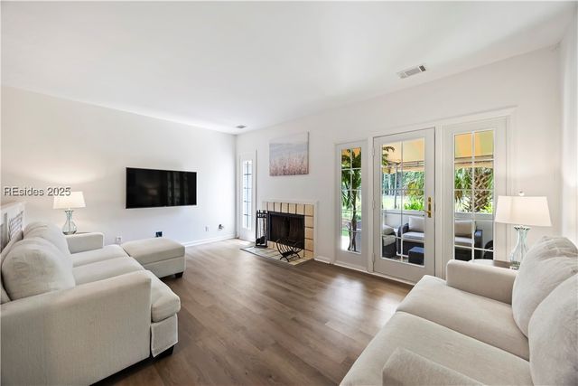 70 Shipyard Dr Apt 148, Hilton Head Island, SC 29928