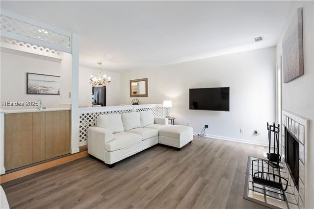 70 Shipyard Dr Apt 148, Hilton Head Island, SC 29928