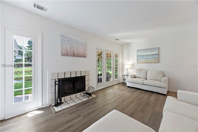 70 Shipyard Dr Apt 148, Hilton Head Island, SC 29928
