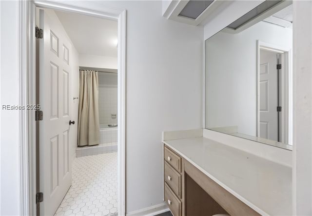 70 Shipyard Dr Apt 148, Hilton Head Island, SC 29928