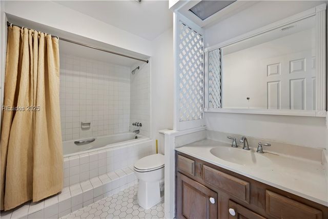 70 Shipyard Dr Apt 148, Hilton Head Island, SC 29928