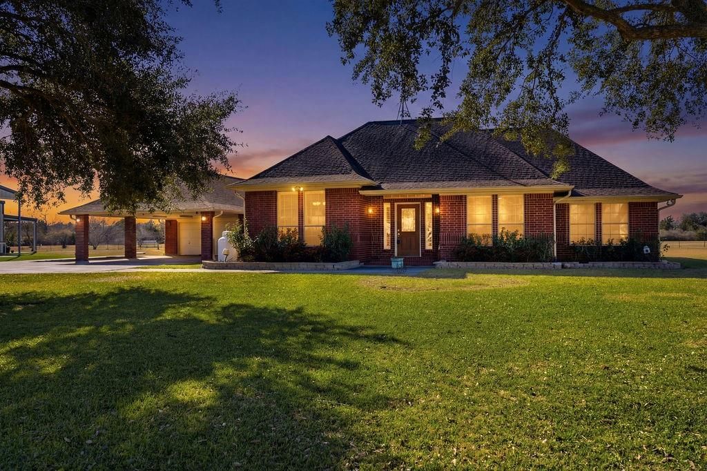 5250 Lauren Road, Alvin, TX 77511