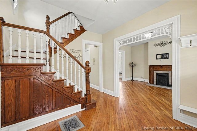 607 E Main Street, New Albany, IN 47150