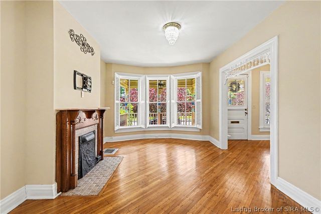 607 E Main Street, New Albany, IN 47150