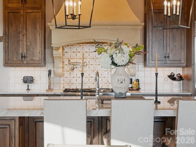 31 Bear Tree Court, Hendersonville, NC 28792