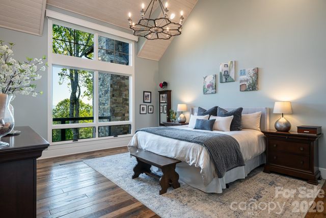 31 Bear Tree Court, Hendersonville, NC 28792