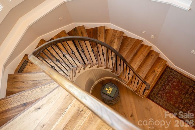 31 Bear Tree Court, Hendersonville, NC 28792