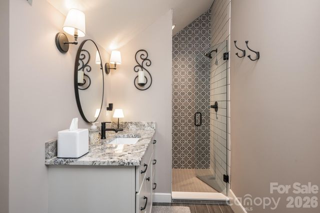 31 Bear Tree Court, Hendersonville, NC 28792