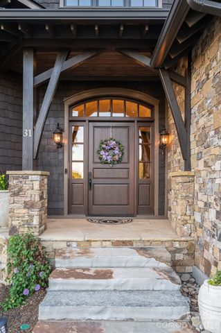 31 Bear Tree Court, Hendersonville, NC 28792