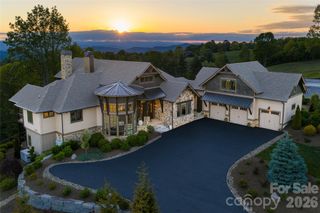 31 Bear Tree Court, Hendersonville, NC 28792