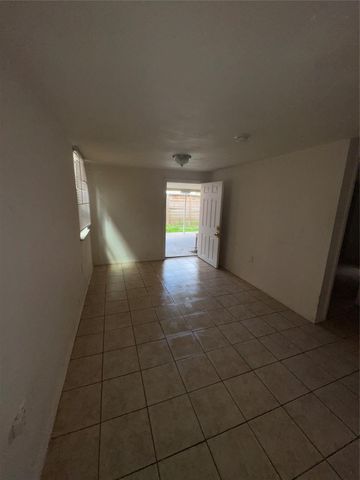 2501 Truxillo Street B, Houston, TX 77004