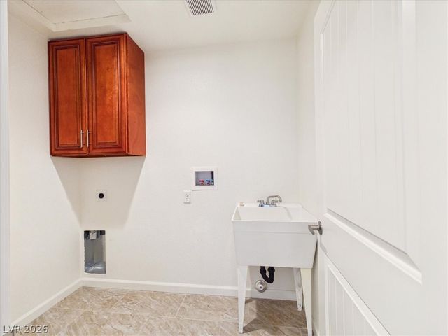 690 Lampshire Lane, Pahrump, NV 89060