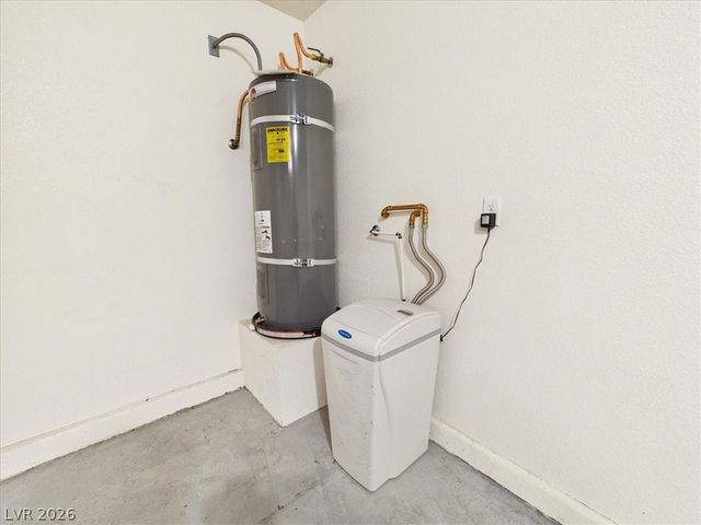 690 Lampshire Lane, Pahrump, NV 89060