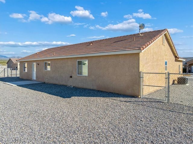 690 Lampshire Lane, Pahrump, NV 89060