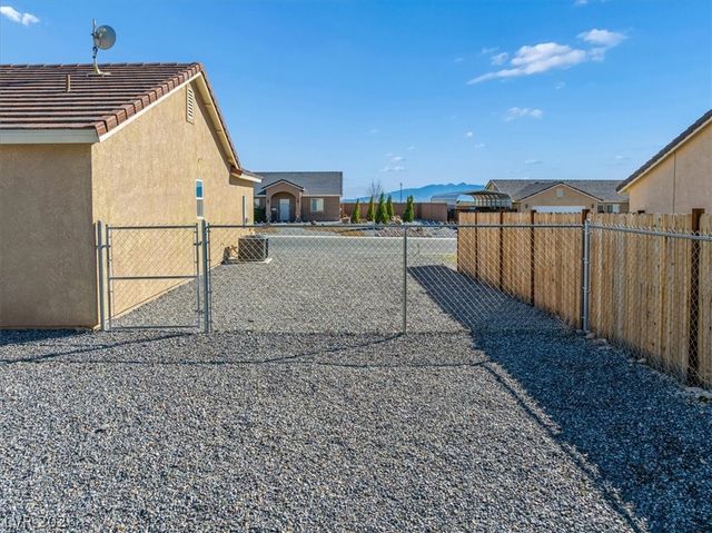 690 Lampshire Lane, Pahrump, NV 89060