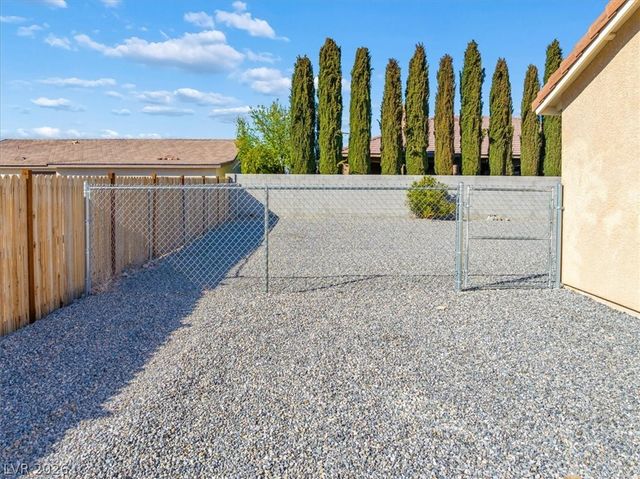 690 Lampshire Lane, Pahrump, NV 89060