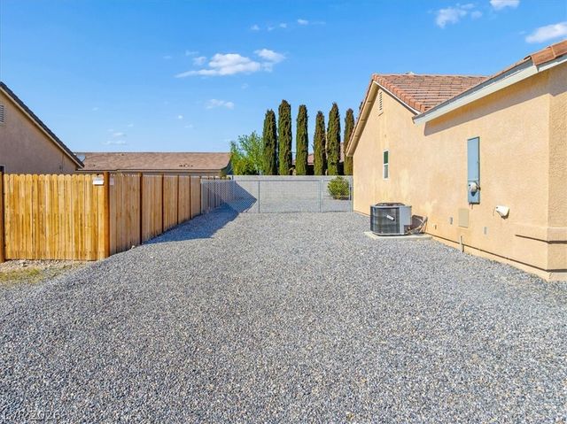 690 Lampshire Lane, Pahrump, NV 89060