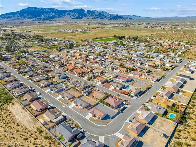 690 Lampshire Lane, Pahrump, NV 89060