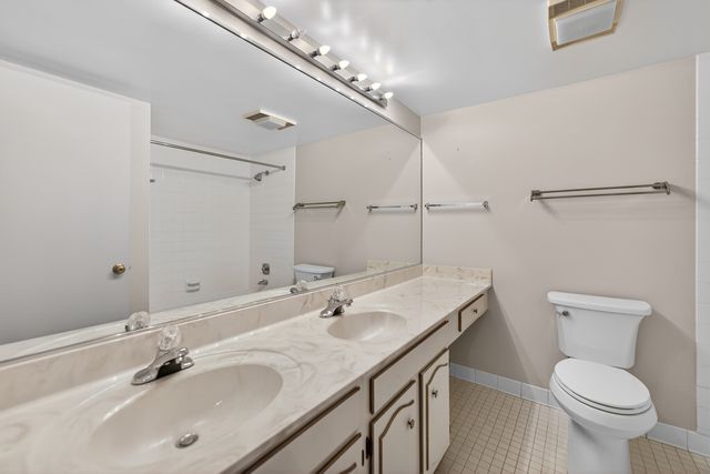 1020 N Harlem Avenue 1E, River Forest, IL 60305