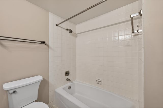 1020 N Harlem Avenue 1E, River Forest, IL 60305