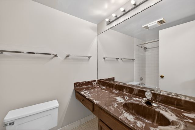 1020 N Harlem Avenue 1E, River Forest, IL 60305