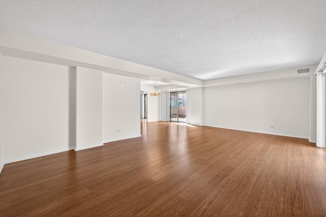 1020 N Harlem Avenue 1E, River Forest, IL 60305