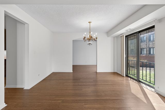 1020 N Harlem Avenue 1E, River Forest, IL 60305