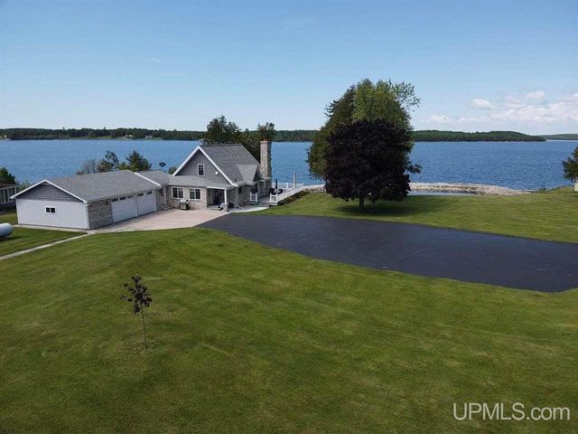 15677 17th Road, Garden, MI 49835
