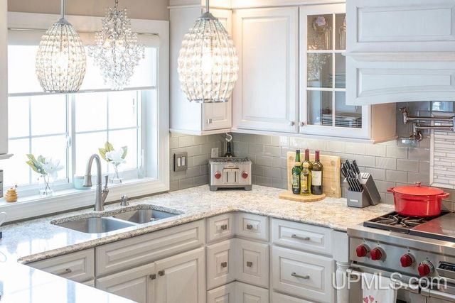 15677 17th Road, Garden, MI 49835