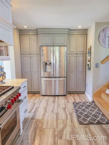 15677 17th Road, Garden, MI 49835