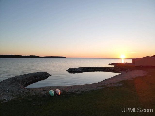 15677 17th Road, Garden, MI 49835